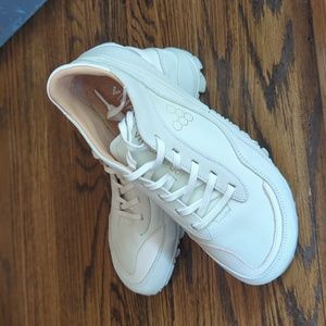 Vivo Barefoot Women's Cream Sneakers